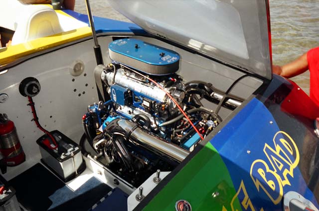 136mph-boat3.jpg