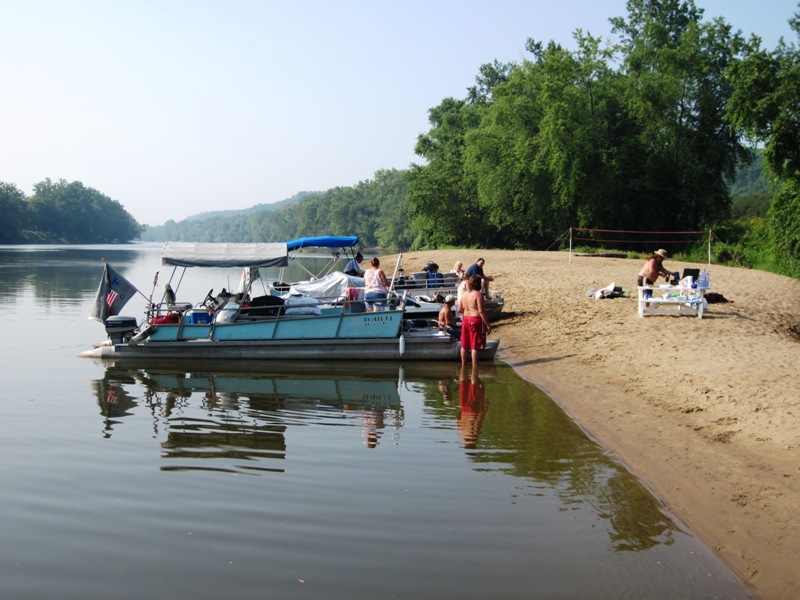 pontoon boat campers.JPG